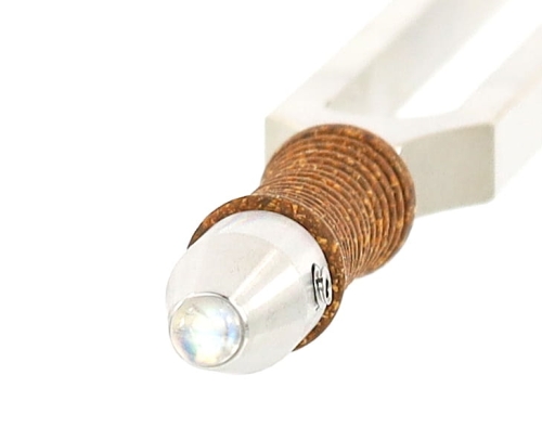 Tęczowy kamień księżycowy0.jpg