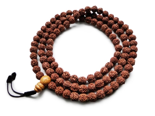 Japa mala - 108 barwionych nasion rudrakshy